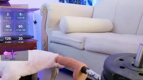 saly_moon1 online show from July 24, 2:09 am