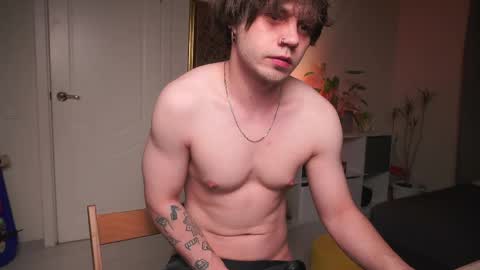 Sam online show from March 26, 10:15 pm