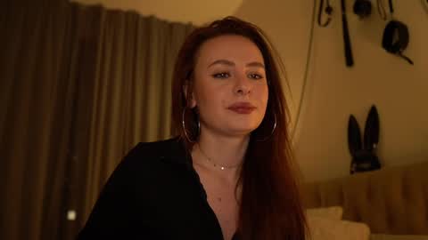 Snapshot of samanthavixen chatting on January 27, 5:48 pm Goddess Samantha Vixen online show from January 27, 5:48 pm