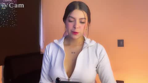 Snapshot of samara_lam chatting on January 5, 1:15 pm Sammy  online show from January 5, 1:15 pm