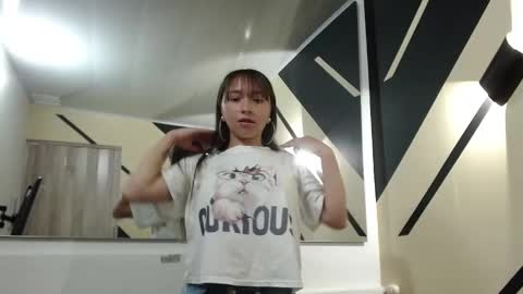 Snapshot of samara_purple chatting on January 9, 2:29 pm Dafne online show from January 9, 2:29 pm