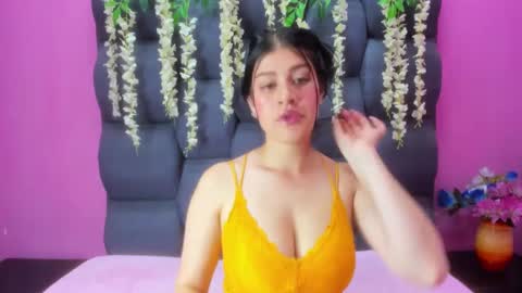 samarhamiller_ online show from September 30, 2:38 pm