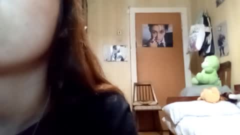 Snapshot of samiravilmont chatting on October 22, 4:30 pm Mira online show from October 22, 4:30 pm