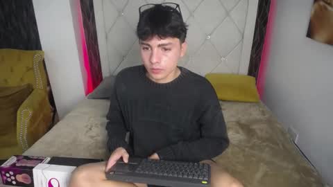 Snapshot of samu_foxxx chatting on October 2, 8:29 pm SAMU online show from October 2, 8:29 pm