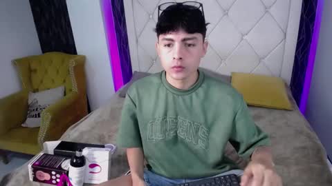 Snapshot of samu_foxxx chatting on September 29, 8:41 pm SAMU online show from September 29, 8:41 pm