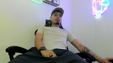 samu_leniz online show from August 7, 3:54 pm
