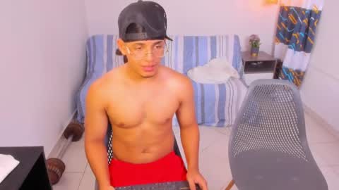 samxx_muscle online show from July 4, 5:05 pm