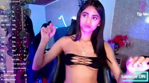 Laura mejia online show from July 28, 8:52 pm