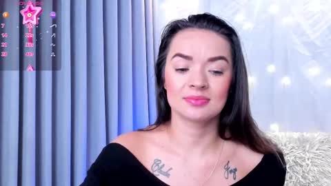 Snapshot of samybennet chatting on February 11, 7:27 pm Samy Bennet online show from February 11, 7:27 pm