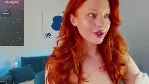 Snapshot of sanda_red chatting on December 20, 6:13 pm Sanda3   online show from December 20, 6:13 pm