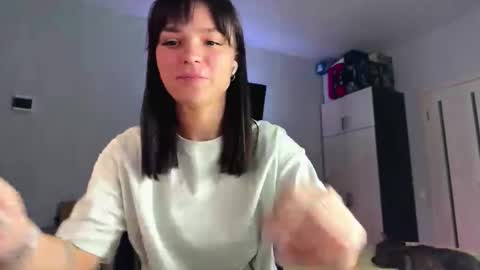 Lola online show from December 3, 9:54 am