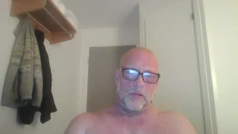 sandnesrune523 online show from March 18, 7:09 pm