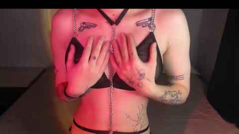 Snapshot of sandraa_a chatting on October 1, 3:11 pm sandraa_a online show from October 1, 3:11 pm