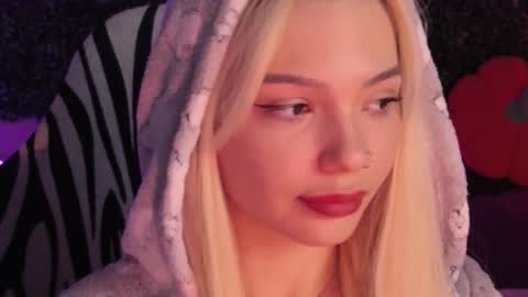 Sandy  online show from November 23, 8:56 am