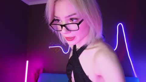 Sandy  online show from February 9, 4:14 am