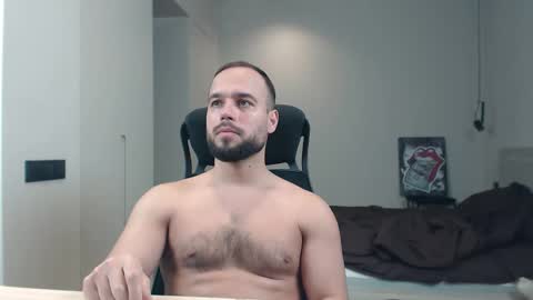 DeAlex online show from March 7, 1:44 pm