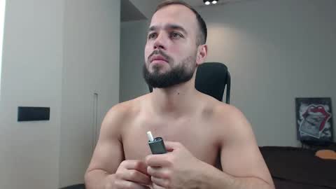 DeAlex online show from December 3, 7:14 pm