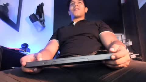 sandrolatino online show from June 22, 1:55 am