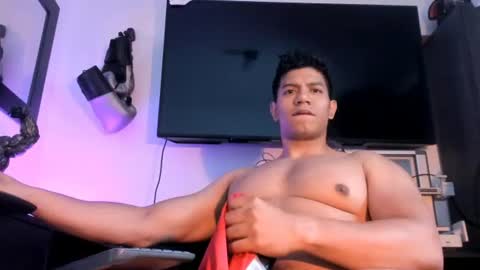 sandrolatino online show from July 30, 1:23 pm