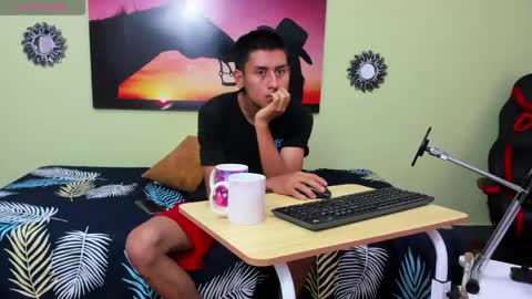 Sandy and Max online show from June 9, 11:10 am