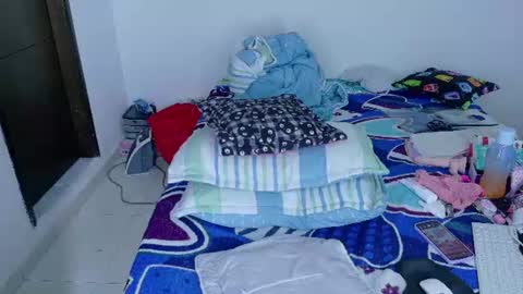 sandy online show from June 11, 2:53 am