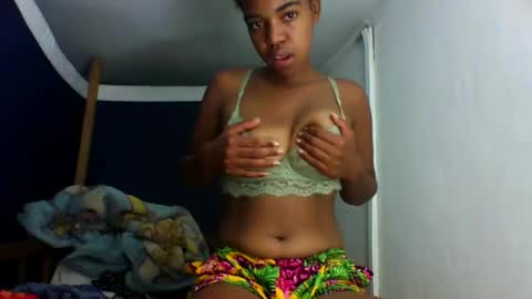 sania00069 online show from May 18, 1:37 am