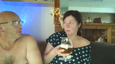 sanroom online show from December 21, 1:39 pm