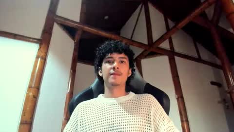 santi_twink19 online show from March 5, 6:00 am