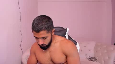 santiago_huntt online show from February 10, 12:29 pm