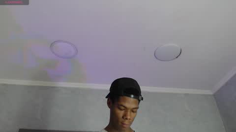 Santiiiiii  online show from March 16, 2:10 pm