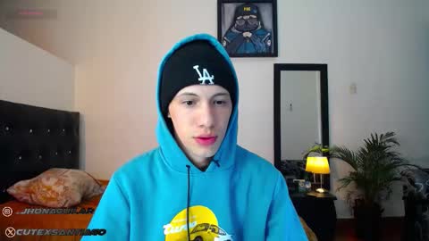 Snapshot of santiagocutex chatting on September 18, 6:17 am SANTAGO online show from September 18, 6:17 am
