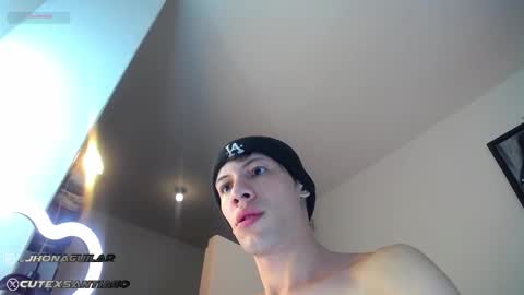 Snapshot of santiagocutex chatting on October 2, 10:58 am SANTAGO online show from October 2, 10:58 am