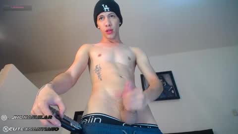Snapshot of santiagocutex chatting on October 8, 10:10 am SANTAGO online show from October 8, 10:10 am