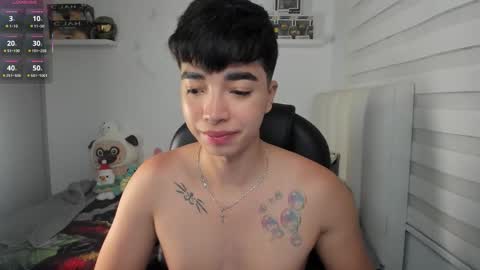 Mr. Santiago online show from March 25, 1:40 pm