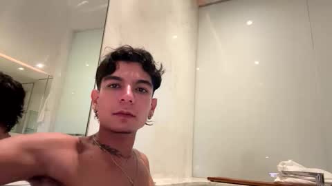 santy online show from March 8, 11:42 pm