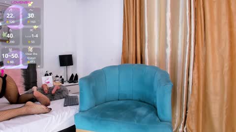 Santiago Carrington online show from February 4, 5:10 am