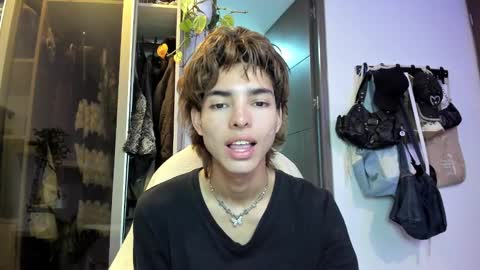 Snapshot of santy_kitty chatting on January 26, 11:29 pm kitty online show from January 26, 11:29 pm