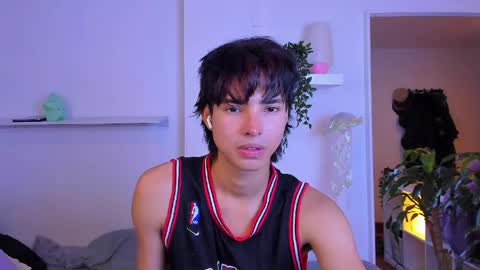 kitty online show from June 9, 2:33 am