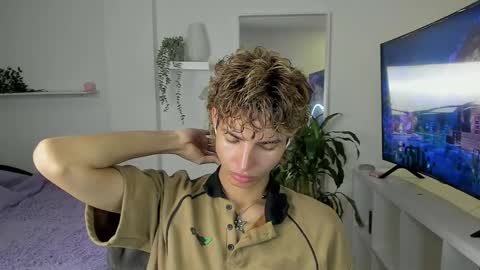 Snapshot of santy_kitty chatting on September 23, 11:44 pm kitty online show from September 23, 11:44 pm