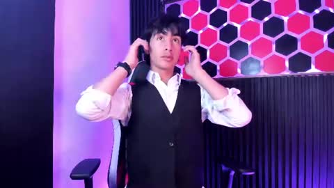 Santy  online show from June 15, 3:53 am