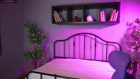 saphyralux online show from July 9, 8:57 pm