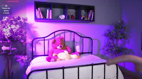 saphyralux online show from July 28, 8:01 pm