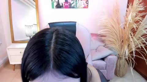 Snapshot of sapphira_dalmau chatting on October 10, 8:35 pm Safira online show from October 10, 8:35 pm
