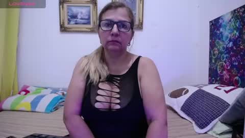 sara online show from June 14, 2:24 am