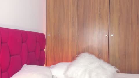 Sara online show from February 5, 3:31 pm