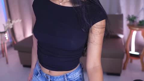 Sara  online show from February 21, 4:05 pm