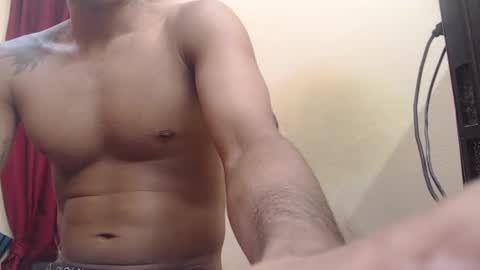 sara_and_elver online show from November 14, 8:00 pm