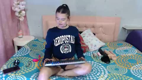 sara_jhons22 online show from December 13, 8:48 pm