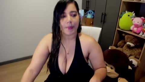 sarah  LIZCANO....... online show from October 21, 11:04 am