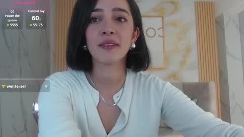 Sara  online show from October 22, 1:57 pm